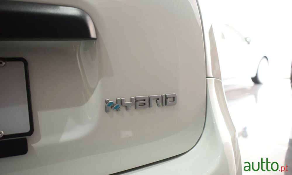 2024' Fiat Panda 1.0 Hybrid Cross photo #6