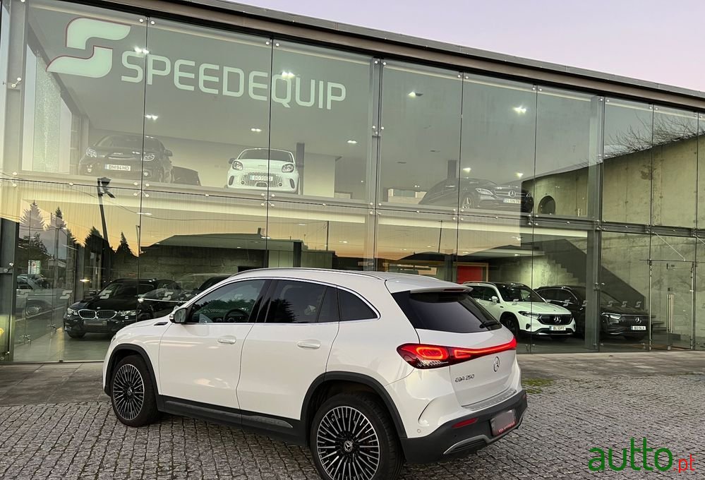 2021' Mercedes-Benz EQA 250 Amg Line photo #5