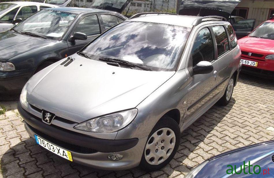 2004' Peugeot 206 Sw photo #2