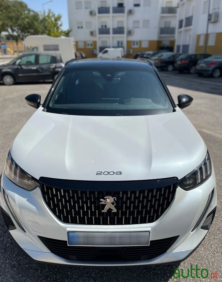 2023' Peugeot 2008 photo #1