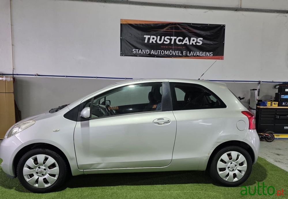 2007' Toyota Yaris photo #2