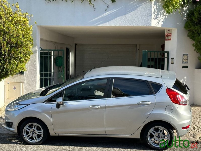 2012' Ford Fiesta photo #4