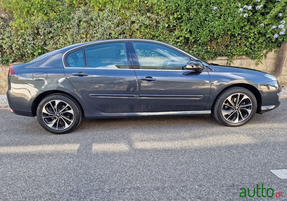 2014' Renault Laguna photo #3