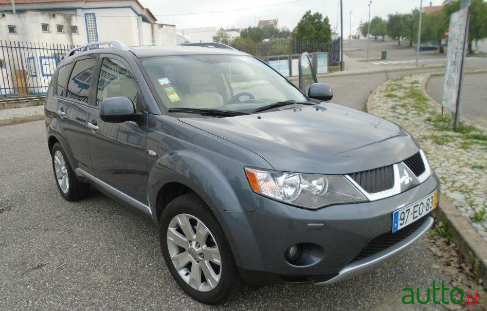 2007' Mitsubishi Outlander 4X4 photo #2