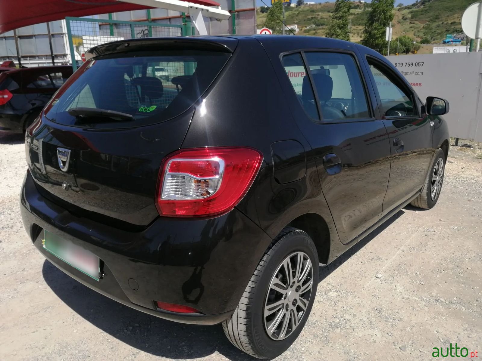 2013' Dacia Sandero photo #6