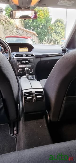 2011' Mercedes-Benz C-180 photo #4