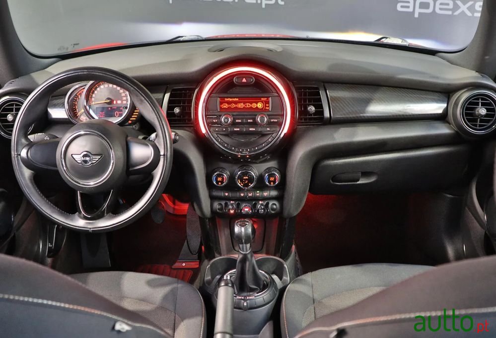 2014' MINI Cooper 3 Portas photo #4