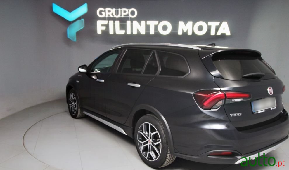 2023' Fiat Tipo Station Wagon Cross photo #4