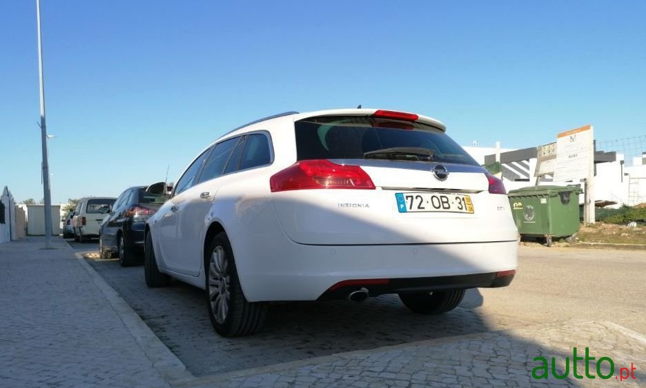 2009' Opel Insignia Sports Tourer photo #2