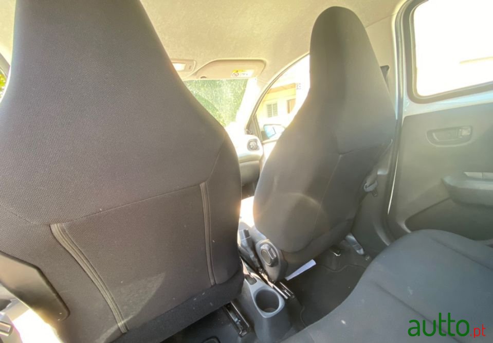 2015' Peugeot 108 photo #4