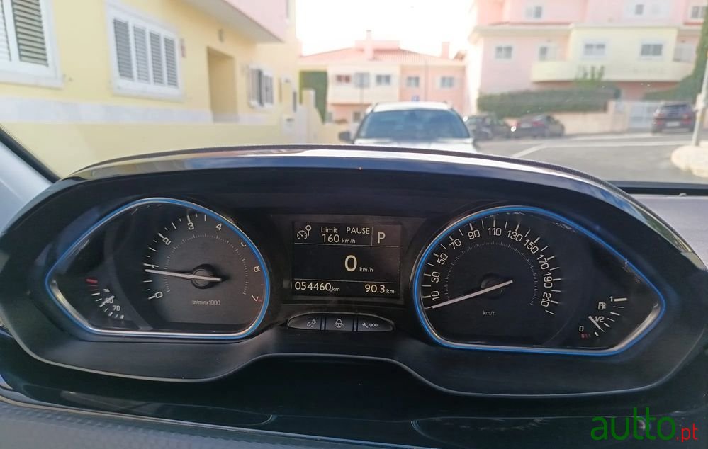 2019' Peugeot 2008 photo #6