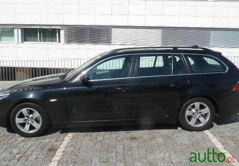 2008' BMW 520 photo #4