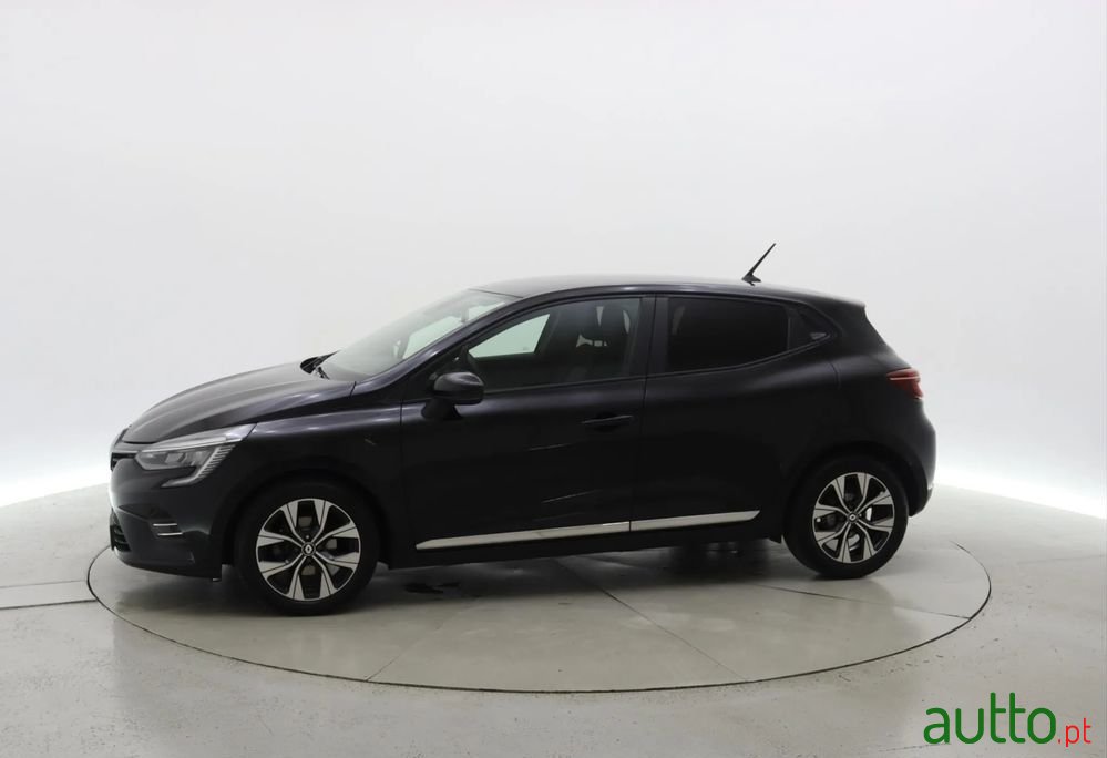 2023' Renault Clio photo #2