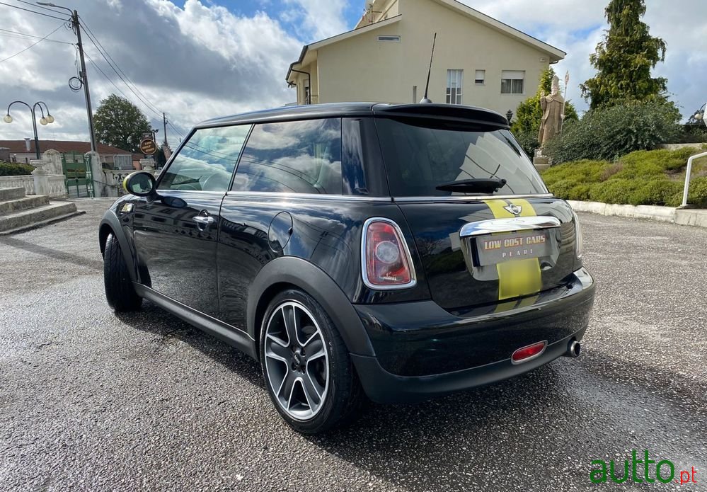 2010' MINI Cooper D photo #4