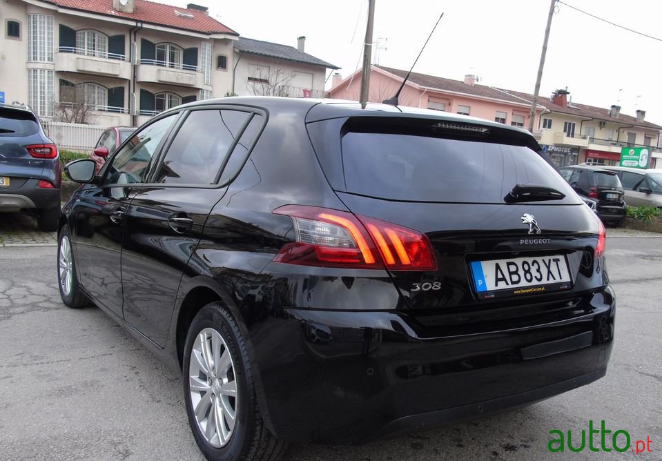 2020' Peugeot 308 photo #5