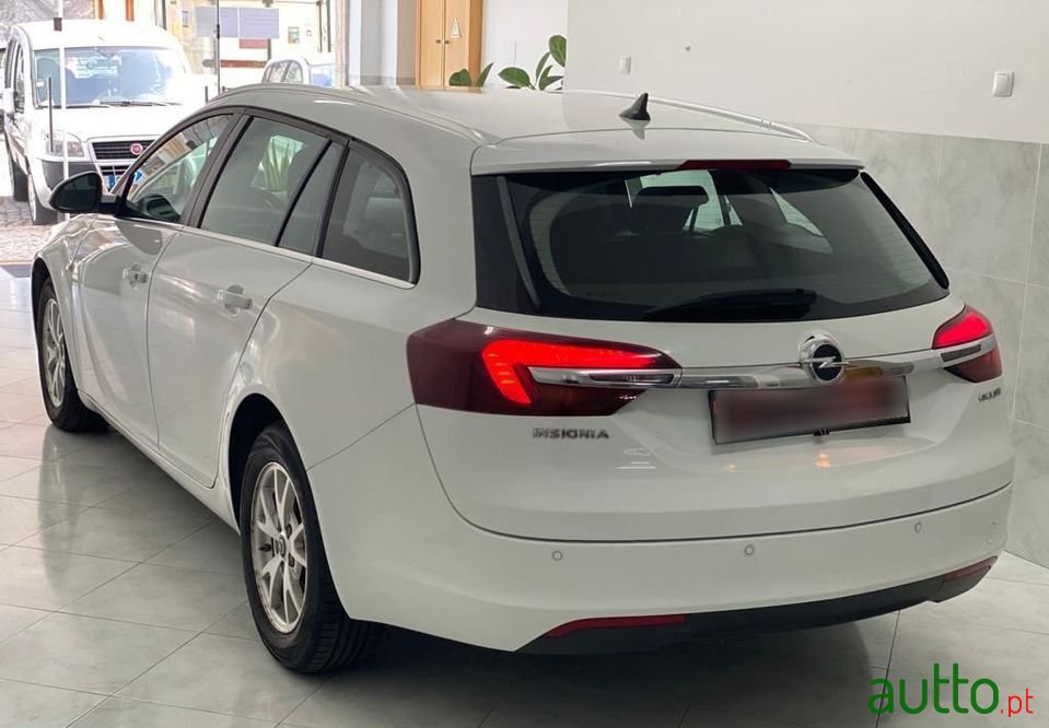 2014' Opel Insignia Sports Tourer photo #3