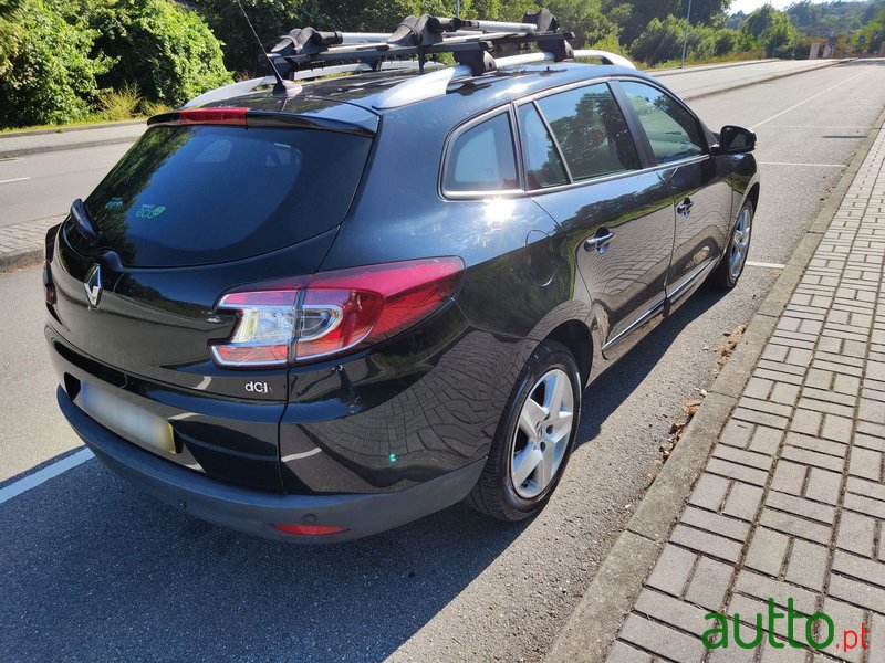 2014' Renault Megane Sport Tourer photo #4