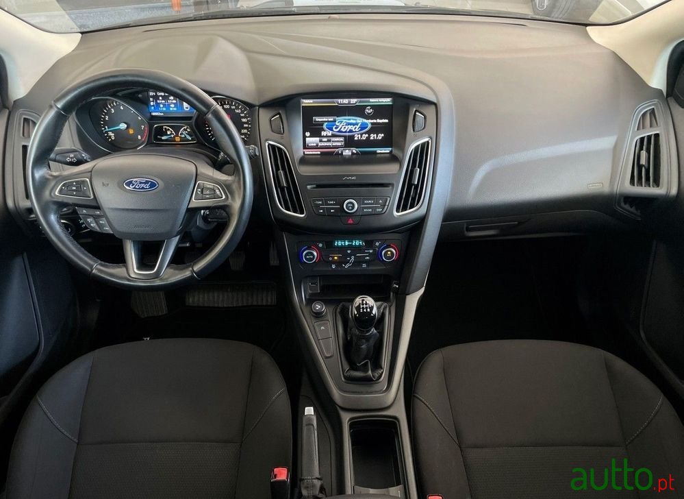 2015' Ford Focus 1.0 Scti Titanium photo #2