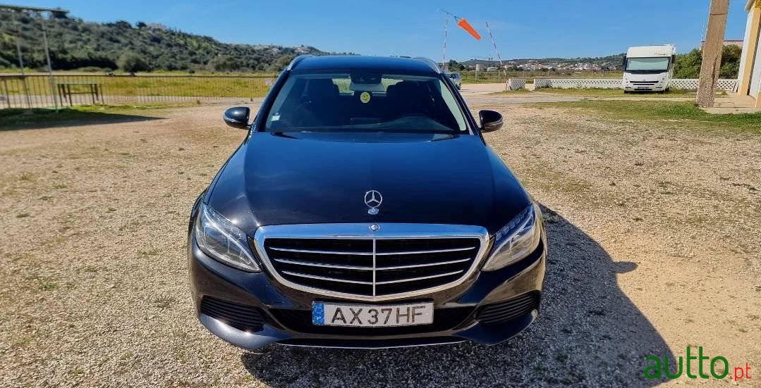 2017' Mercedes-Benz 200 photo #4