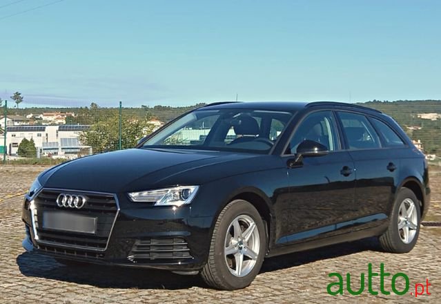 2017' Audi A4 Avant photo #1