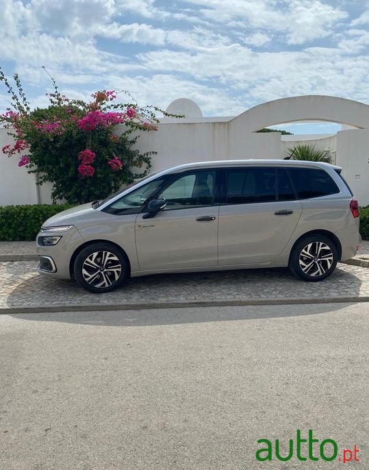 2018' Citroen Grand C4 Spacetourer photo #2