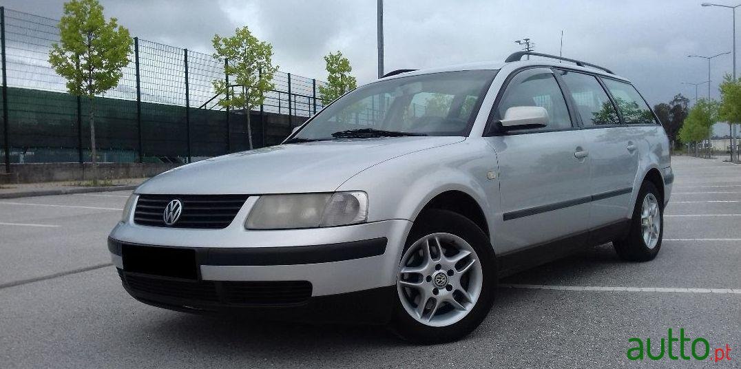 2000' Volkswagen Passat Variant photo #2