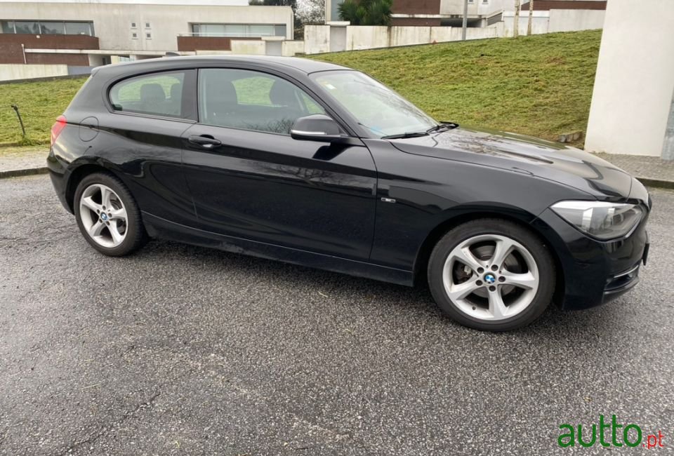 2014' BMW 120 Sport photo #2