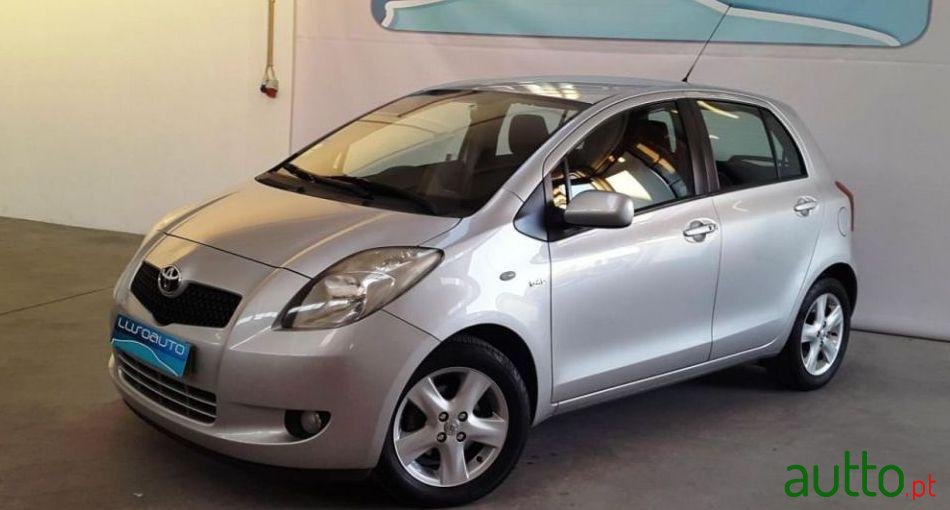 2006' Toyota Yaris photo #2