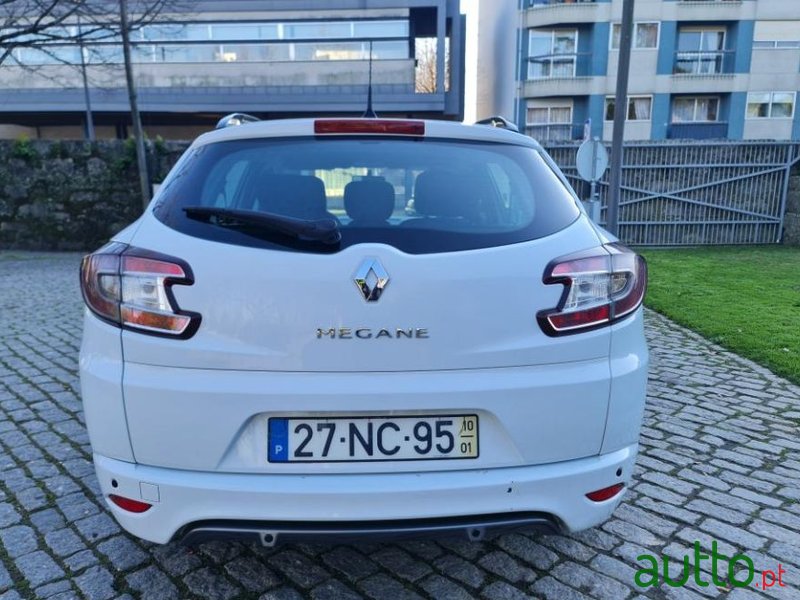 2010' Renault Megane Sport Tourer photo #4