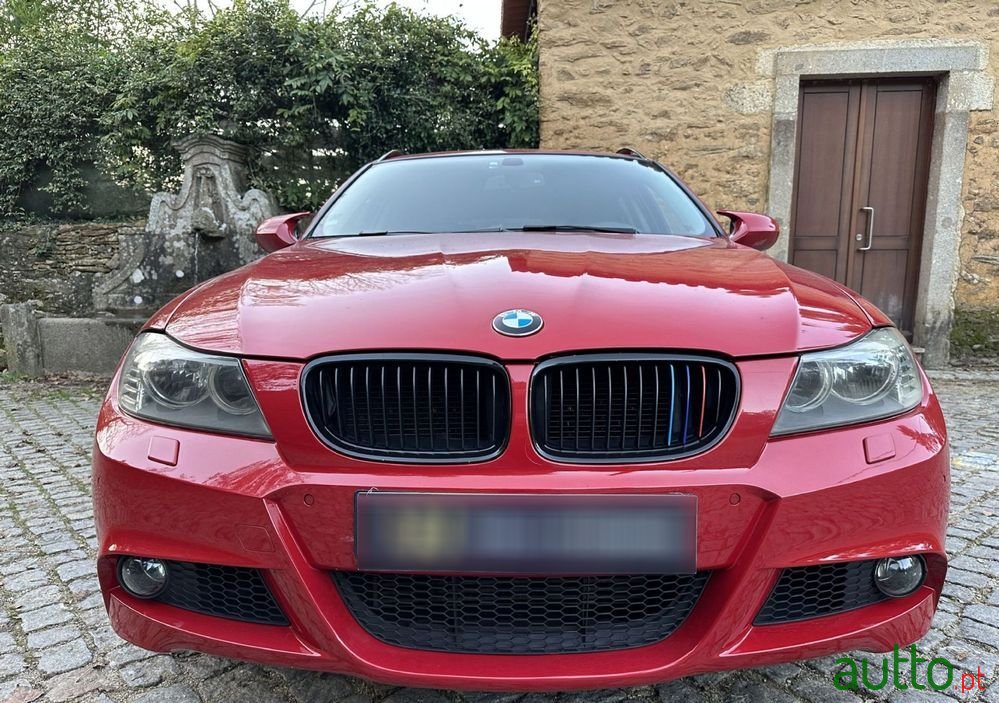 2011' BMW 320 photo #6