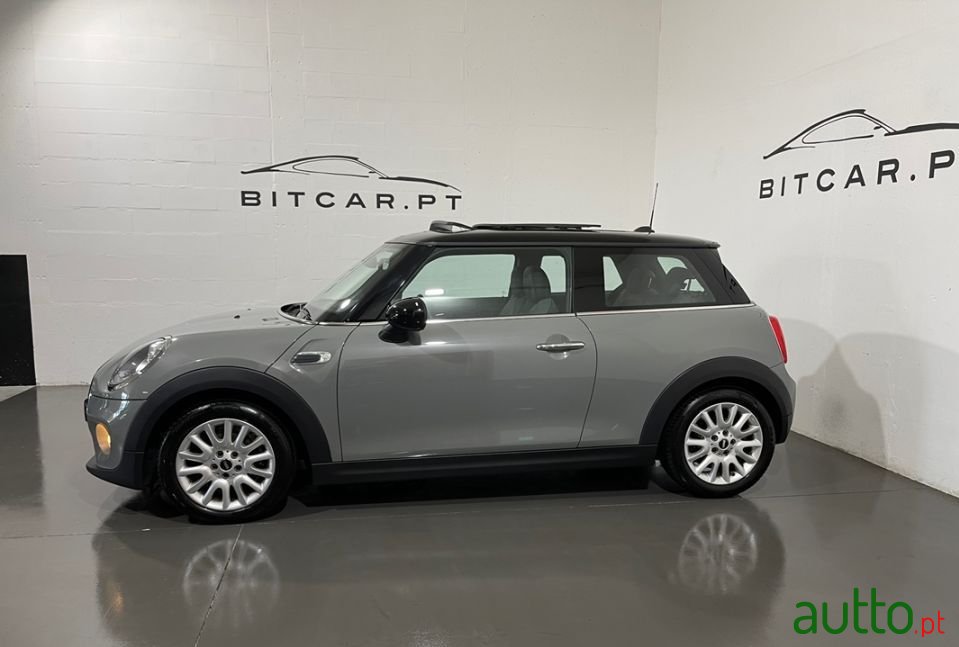 2014' MINI Cooper photo #5