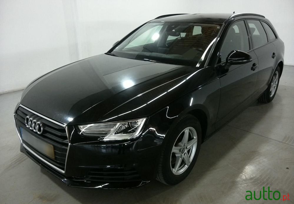 2019' Audi A4 Avant photo #1