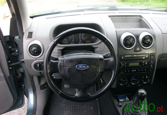 2003' Ford Fusion photo #3