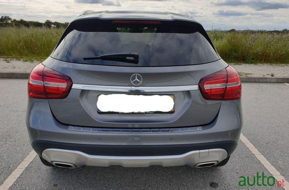 2017' Mercedes-Benz Gla-220 4Matic photo #1