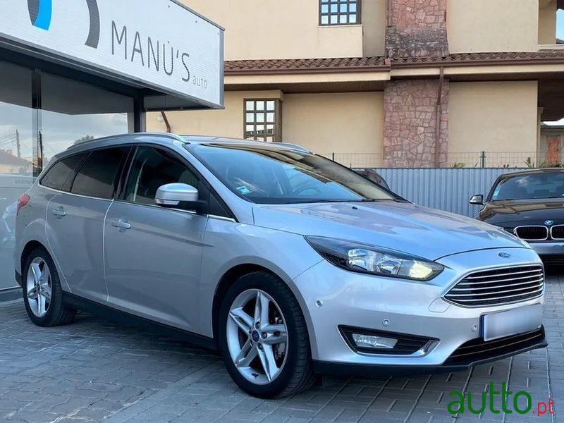 2015' Ford Focus Sw photo #2