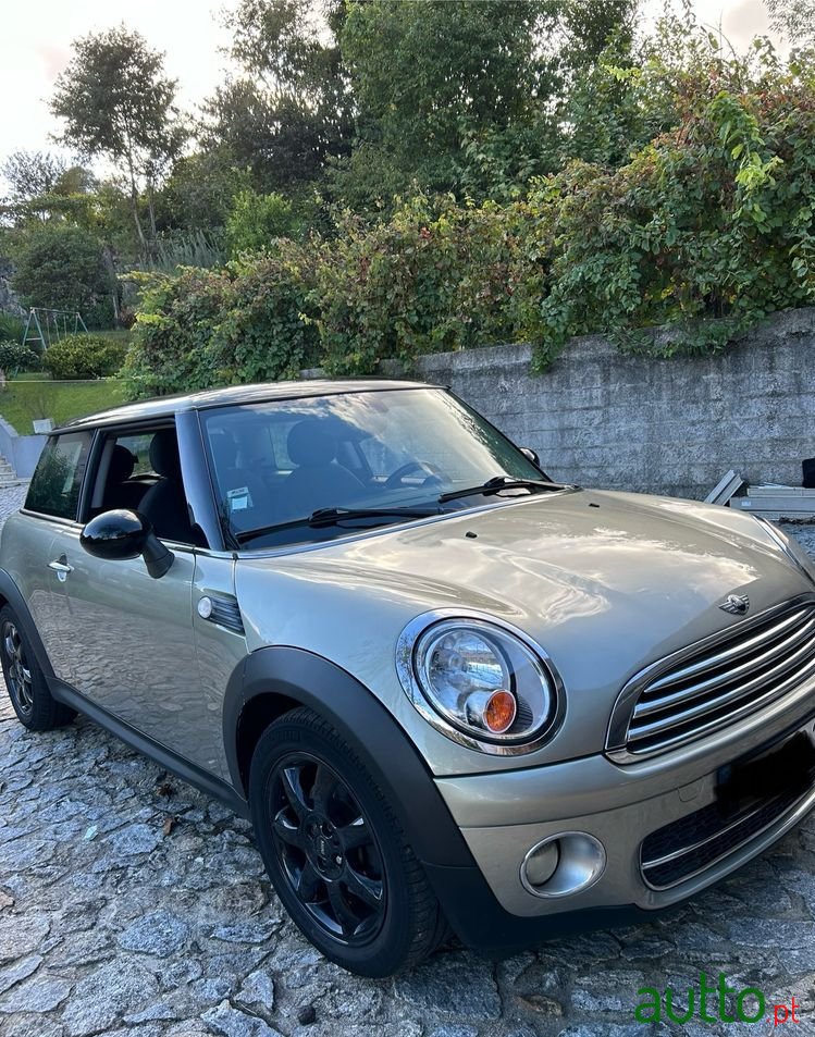 2009' MINI Cooper D photo #3