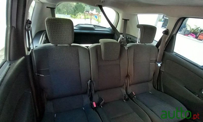 2009' Renault Grand Scenic photo #5