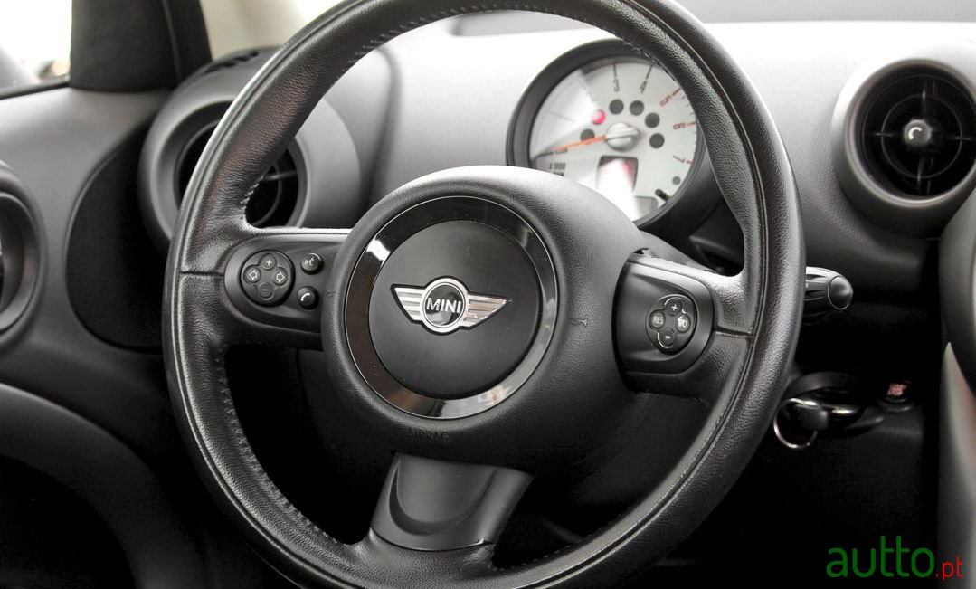 2012' MINI Countryman photo #6