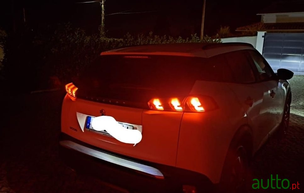 2021' Peugeot 2008 photo #6