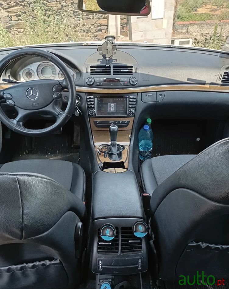 2007' Mercedes-Benz Classe E photo #4