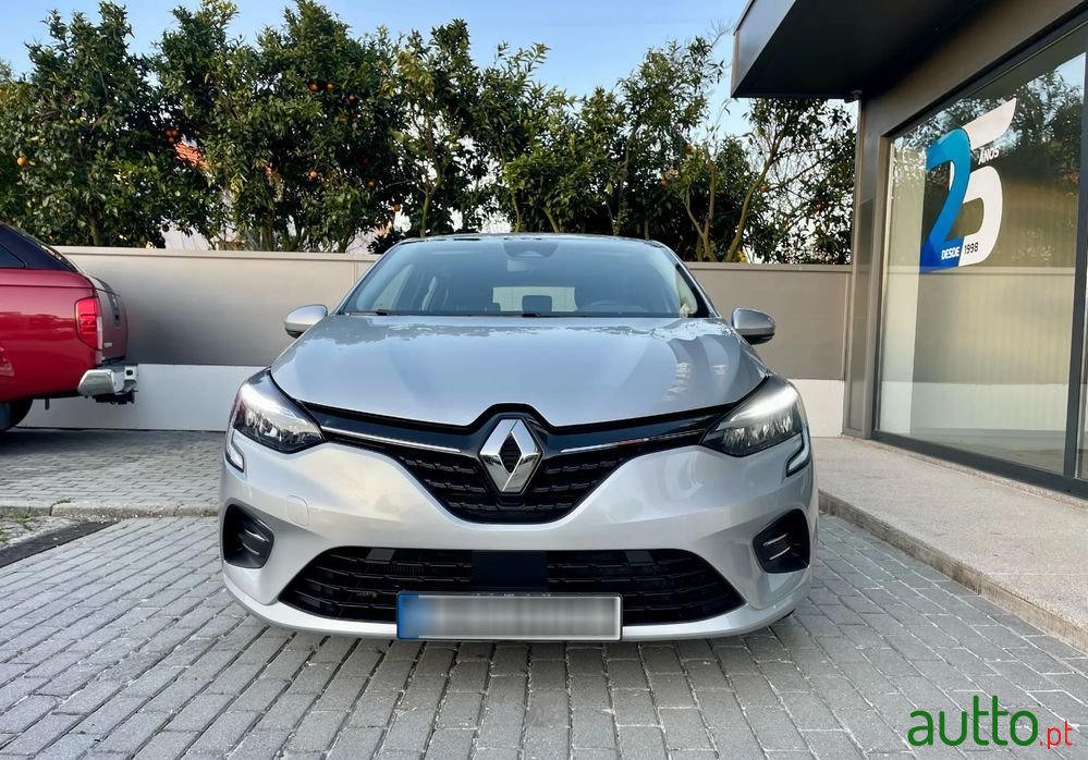 2020' Renault Clio photo #2