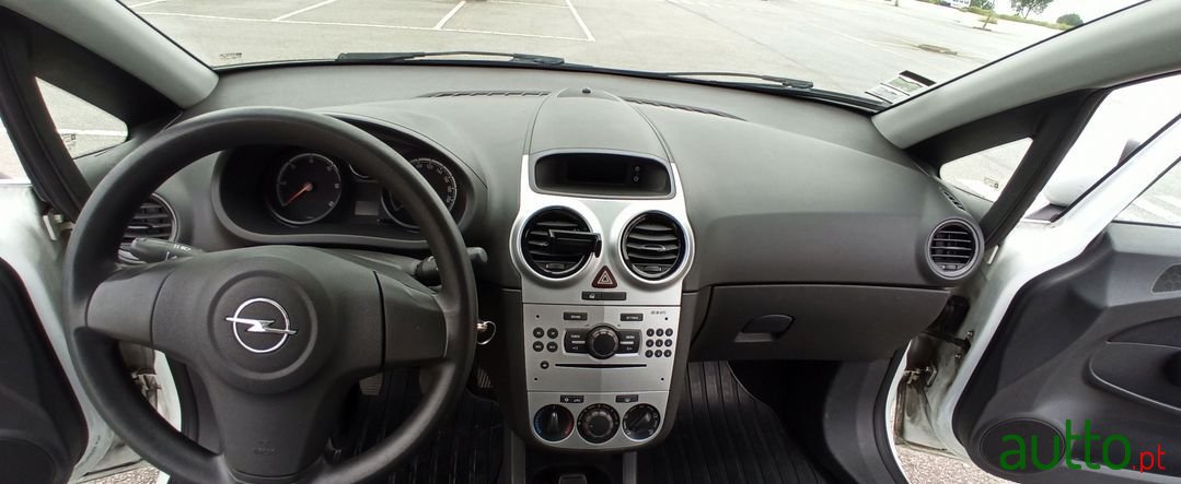 2013' Opel Corsa photo #6