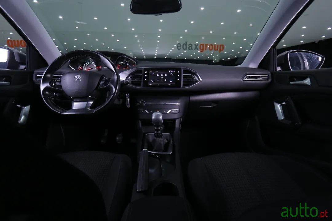 2018' Peugeot 308 Sw photo #6