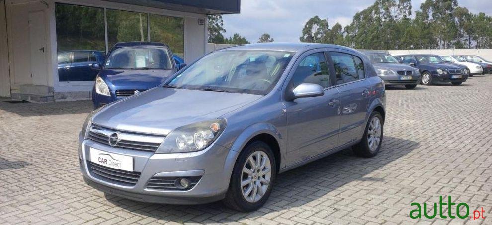 2005' Opel Astra photo #3