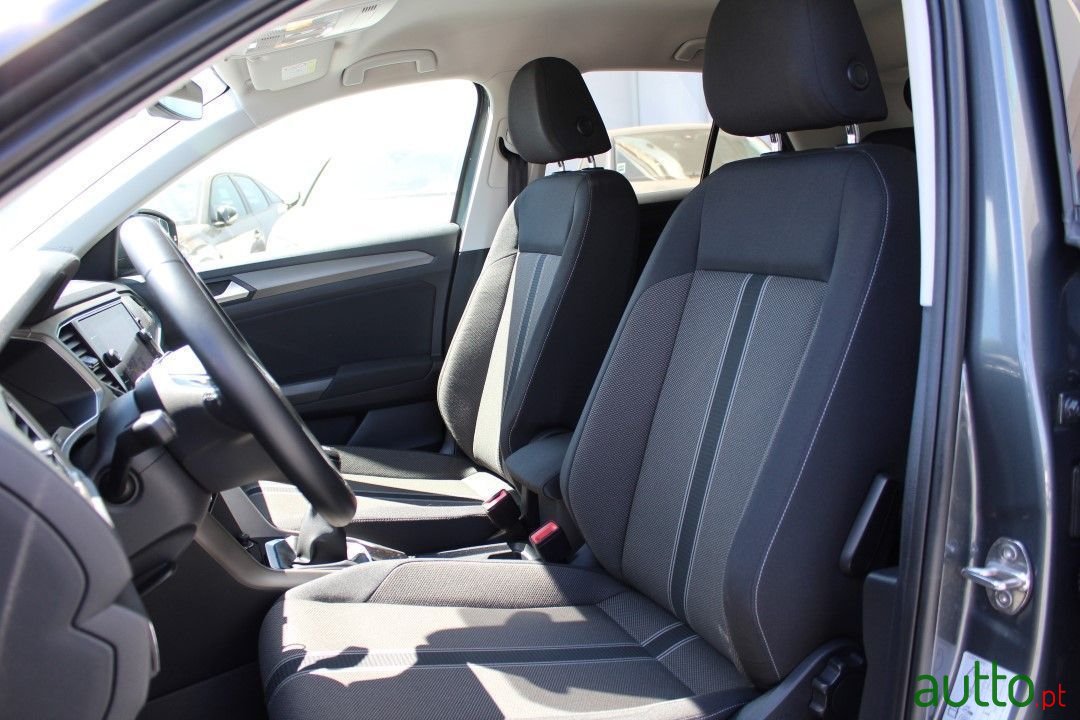 2022' Volkswagen T-Roc photo #5