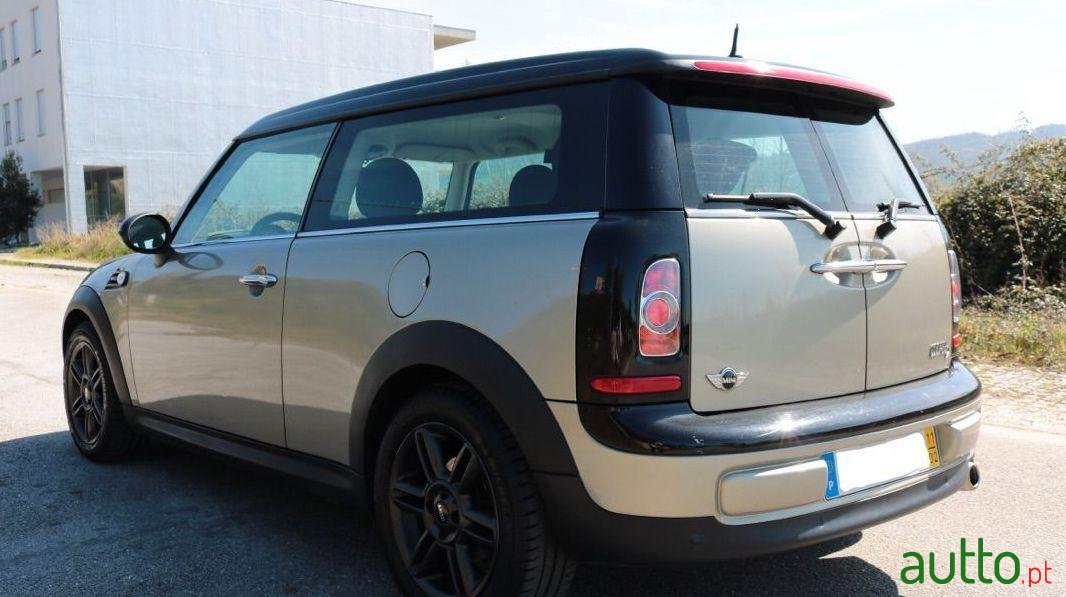 2011' MINI Clubman Cooper D Chilli photo #4