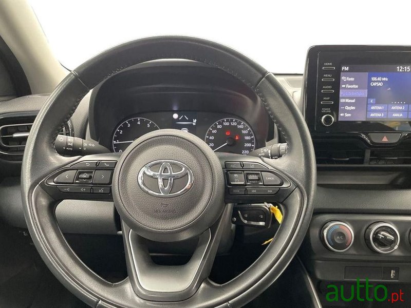 2022' Toyota Yaris photo #3