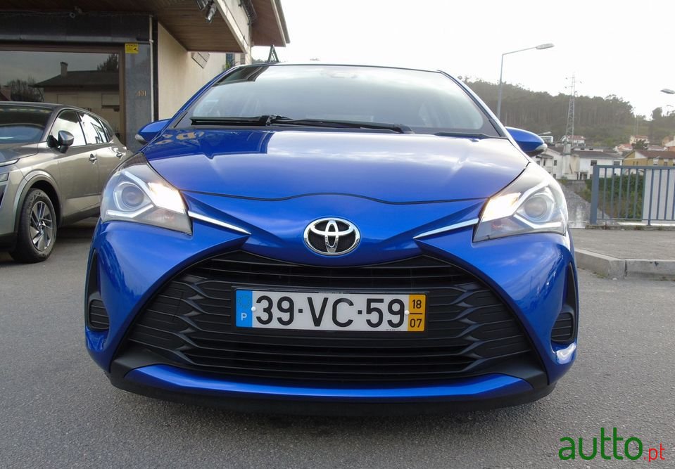 2018' Toyota Yaris photo #2