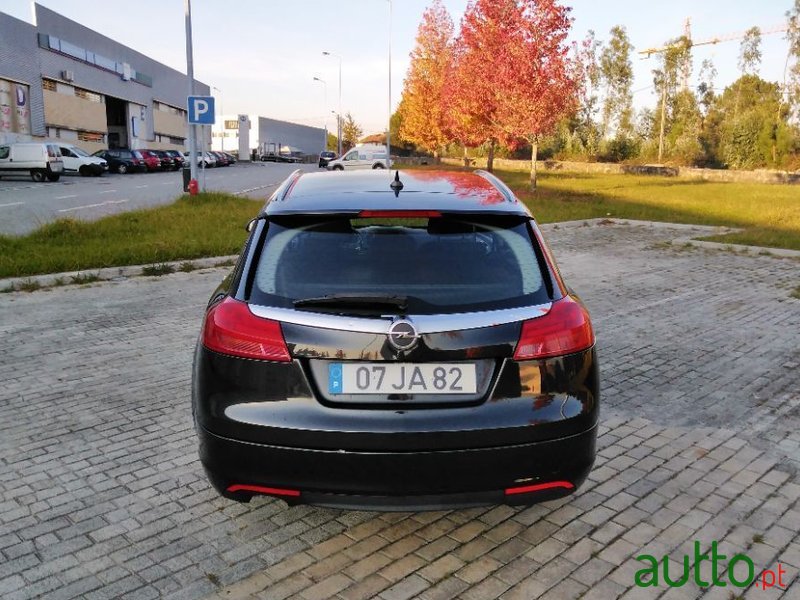 2010' Opel Insignia Sports Tourer photo #3