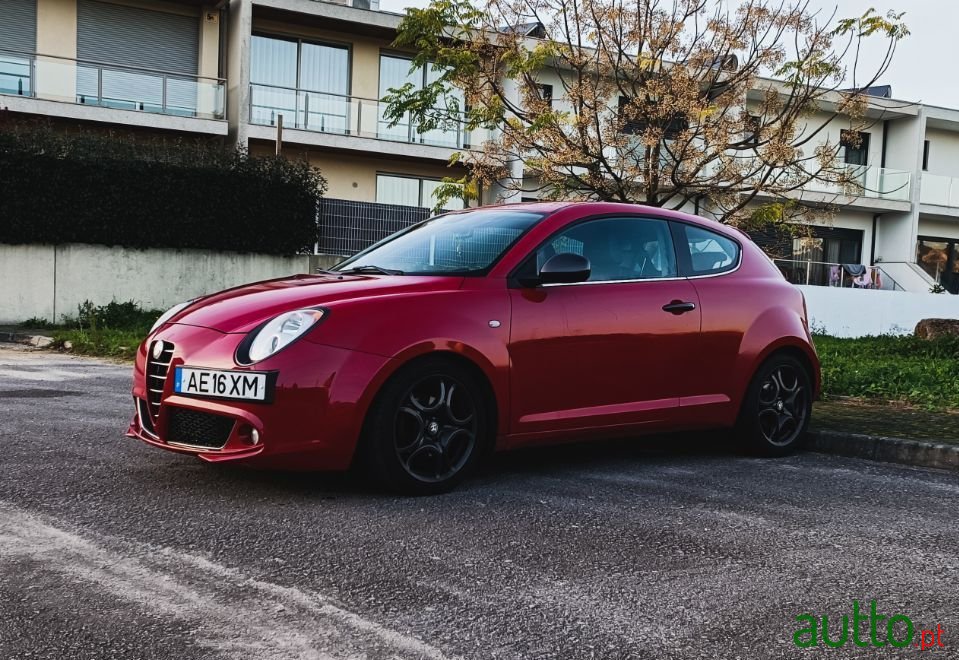 2011' Alfa Romeo MiTo photo #2